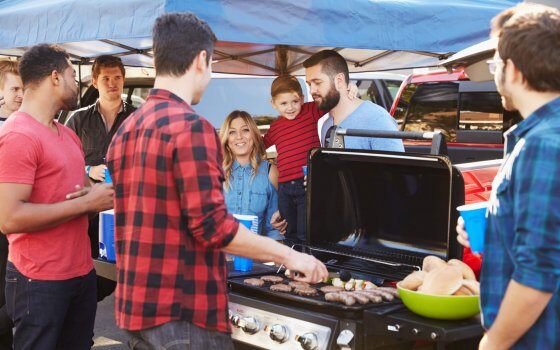 How to Host the Ultimate Tailgate Party for Your Homeowners’ or Condominium Association